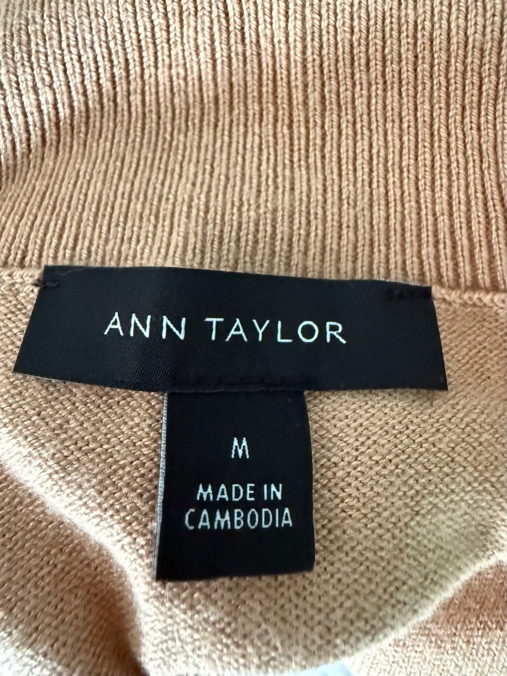 Ann Taylor Camel Turtleneck Sweater Size M Short Sleeve NWOT - Picture 4 of 5